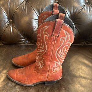Women’s cowboy boots size 7.5